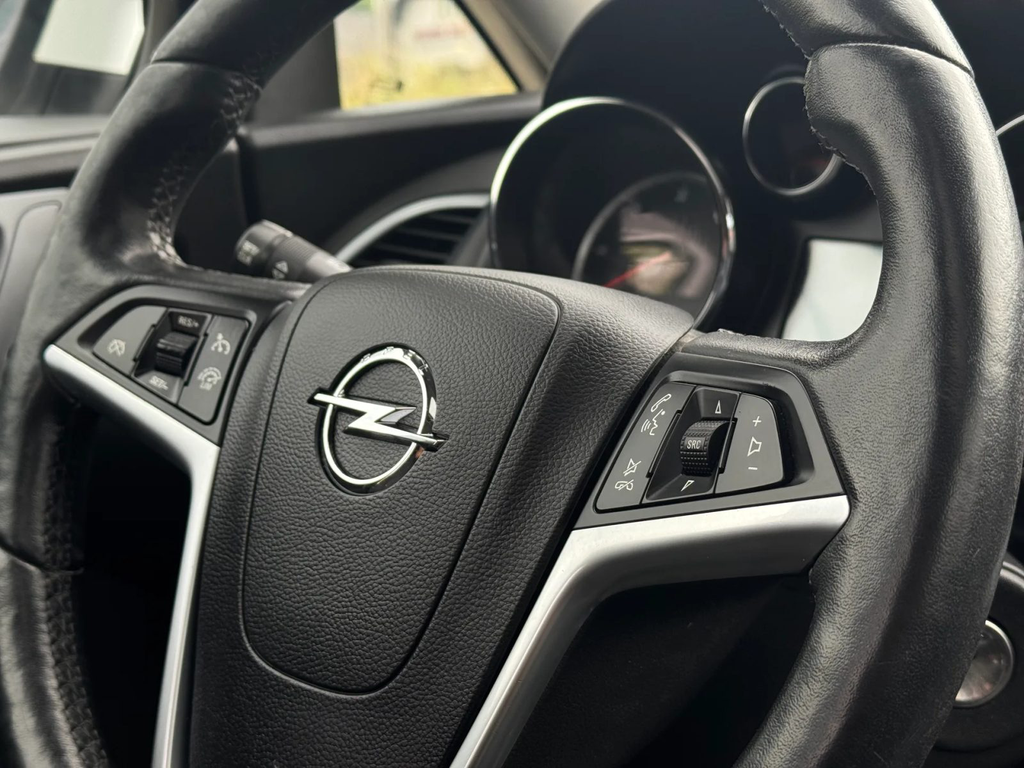 Opel Astra J SB857HU-09.webp