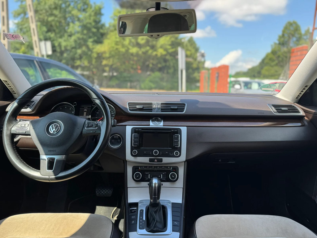 Volkswagen Passat B7 SB261HU-07.webp