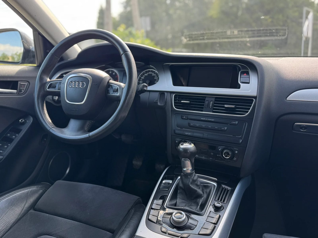 Audi A4 B8 SB835HW-09.webp