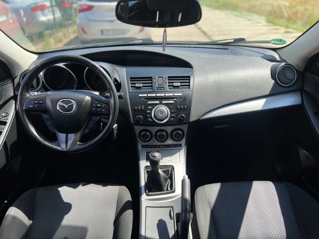 Mazda 3 SB582HW-06.webp