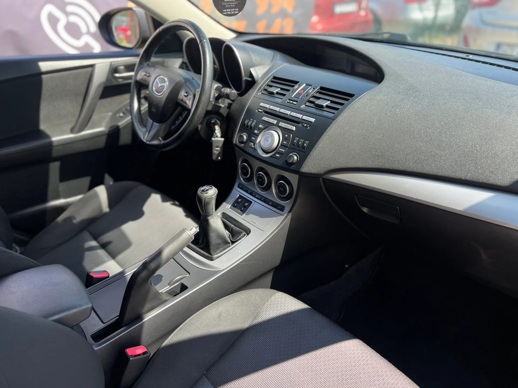 Mazda 3 SB582HW-05.webp