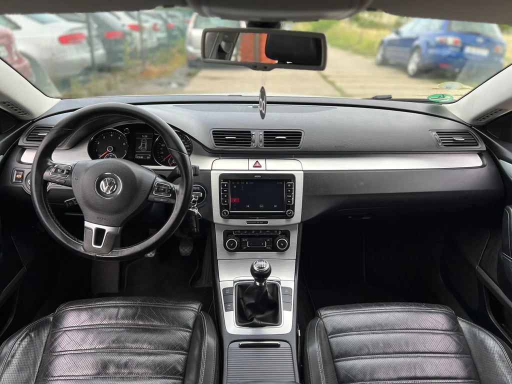 Volkswagen Passat CC SB963HW-06.webp