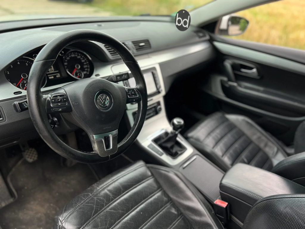 Volkswagen Passat CC SB963HW-07.webp