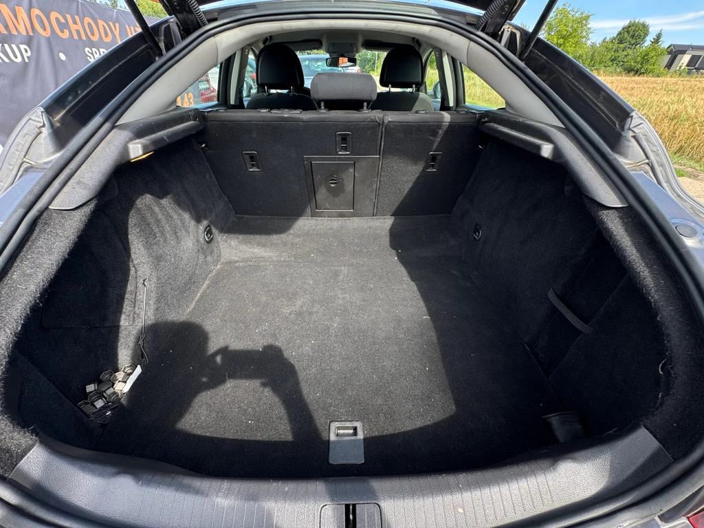 Opel Insignia SB728HW-04.webp