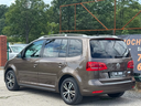Volkswagen Touran SB049JA-02.webp