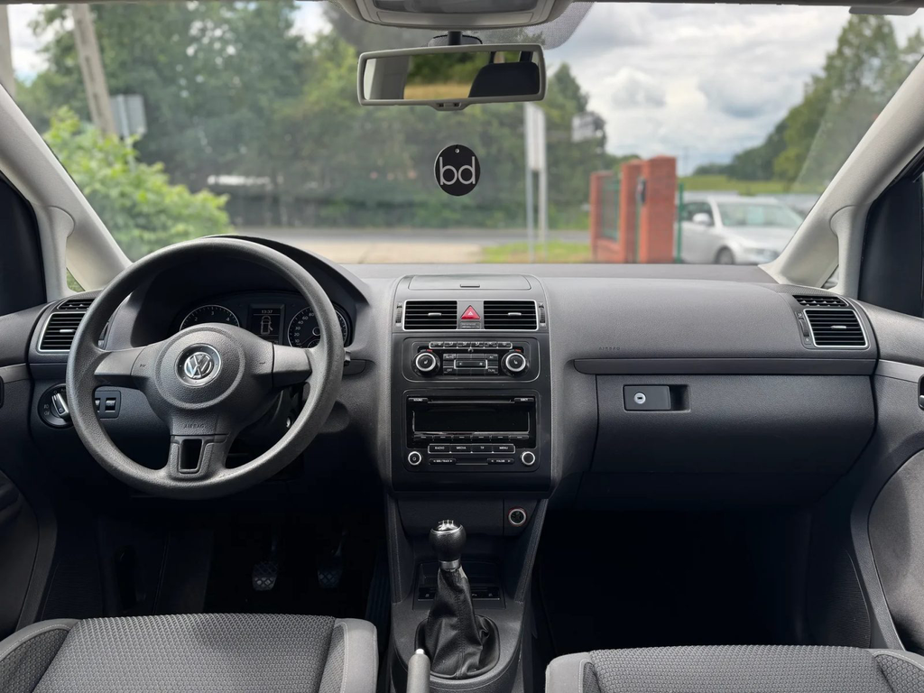 Volkswagen Touran SB049JA-07.webp