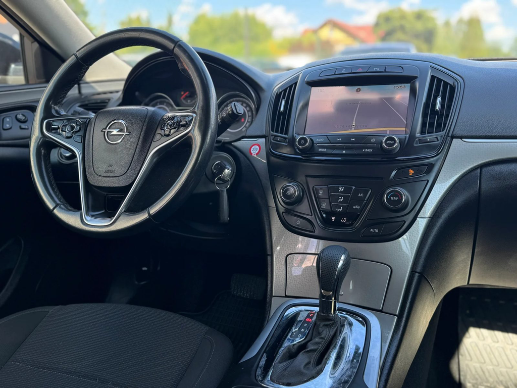 Opel Insignia SB892HW-10.webp