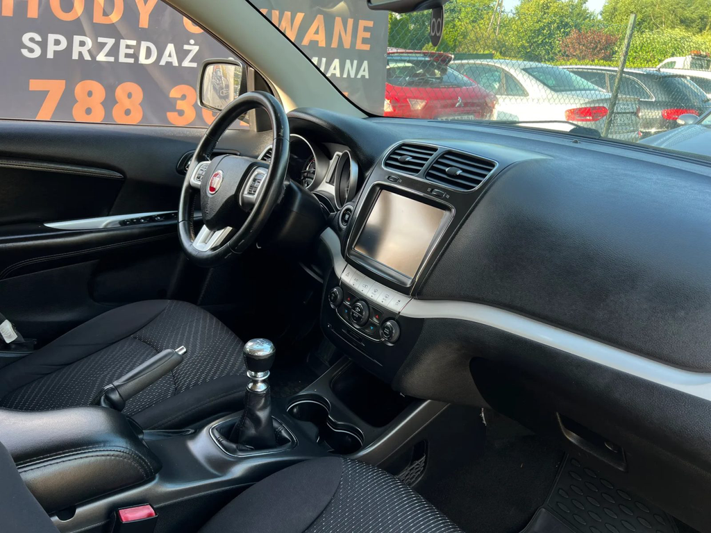 Fiat Freemont SB647HW-03.webp