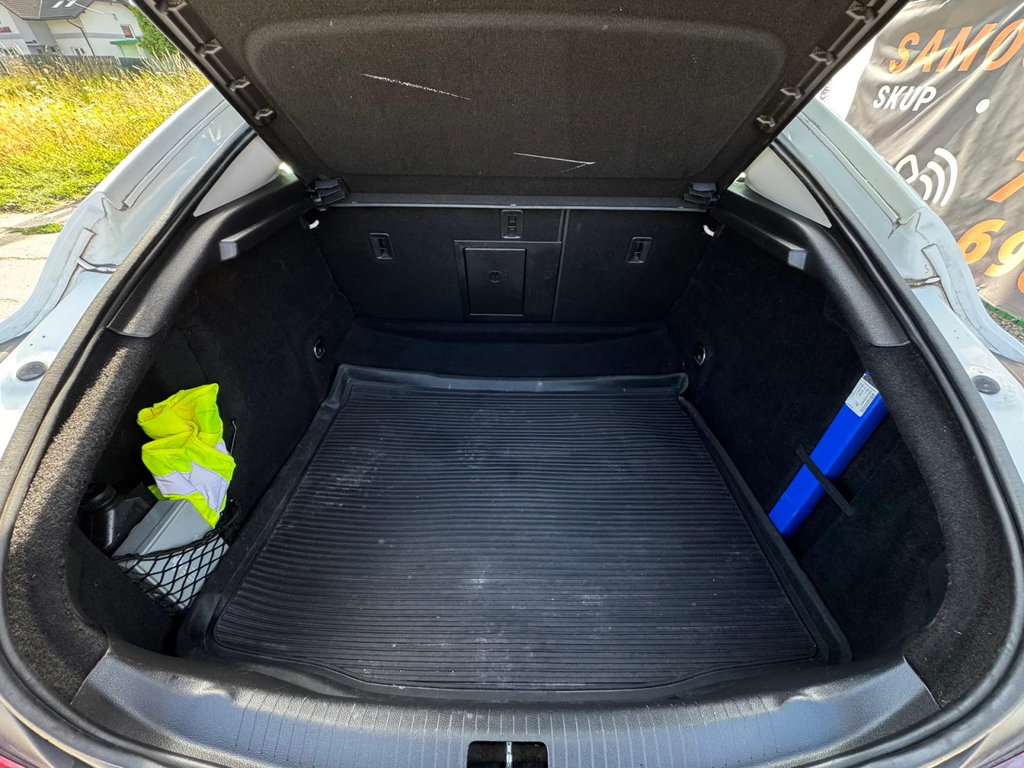 Opel Insignia SB048JA-04.webp
