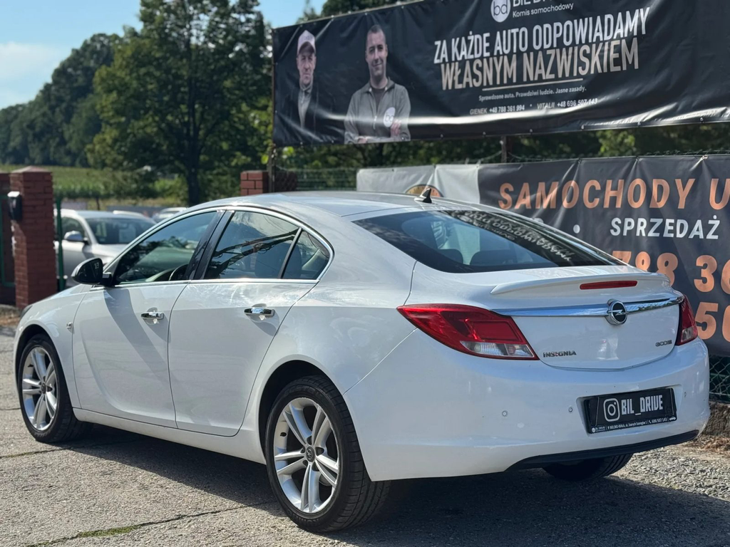 Opel Insignia SB048JA-02.webp