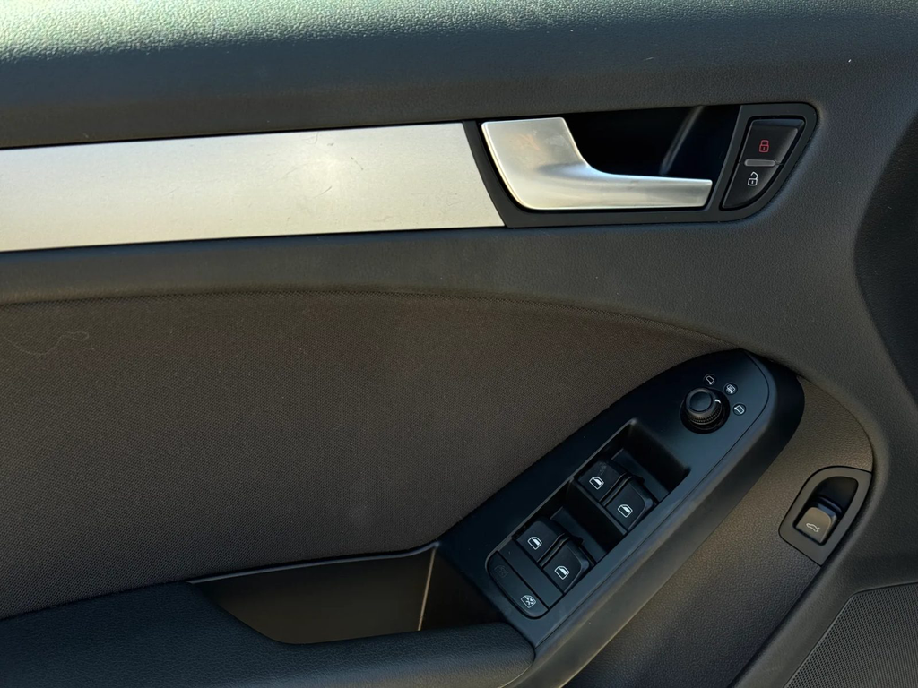 Audi A4 B8 SB893HW-04.webp