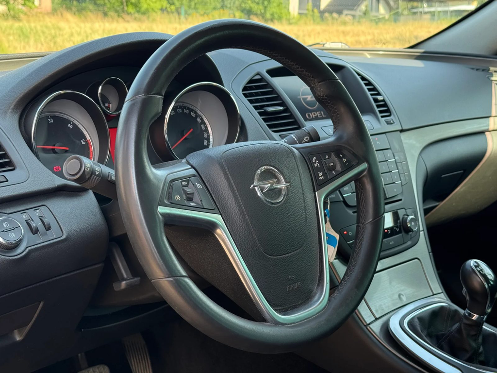 Opel Insignia SB179JA-09.webp