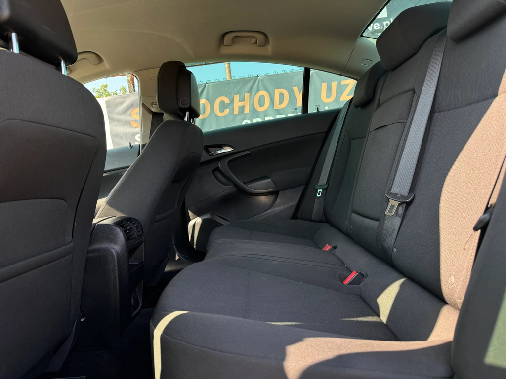 Opel Insignia SB179JA-06.webp