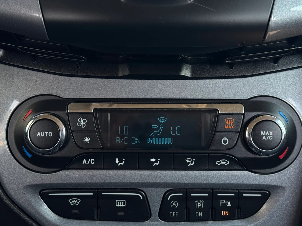Ford Focus SB813HW-12.webp