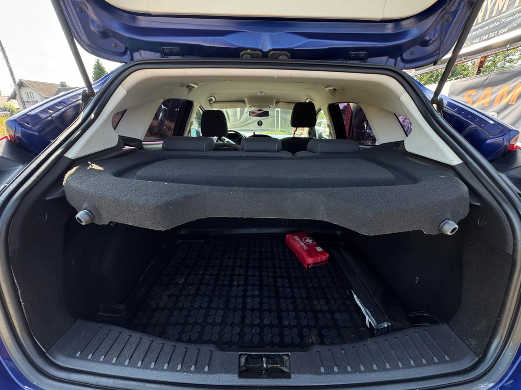 Ford Focus SB813HW-06.webp