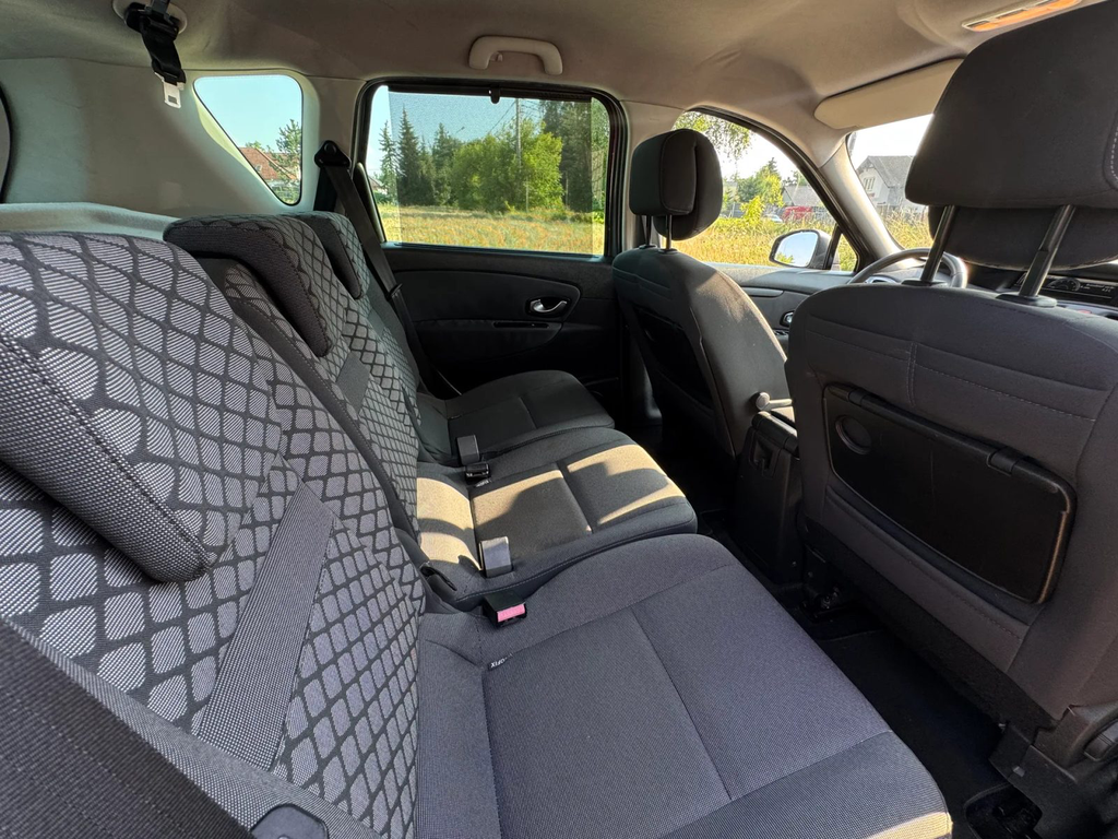 Renault Scenic SB241JA-06.webp