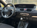 Renault Scenic SB241JA-08.webp