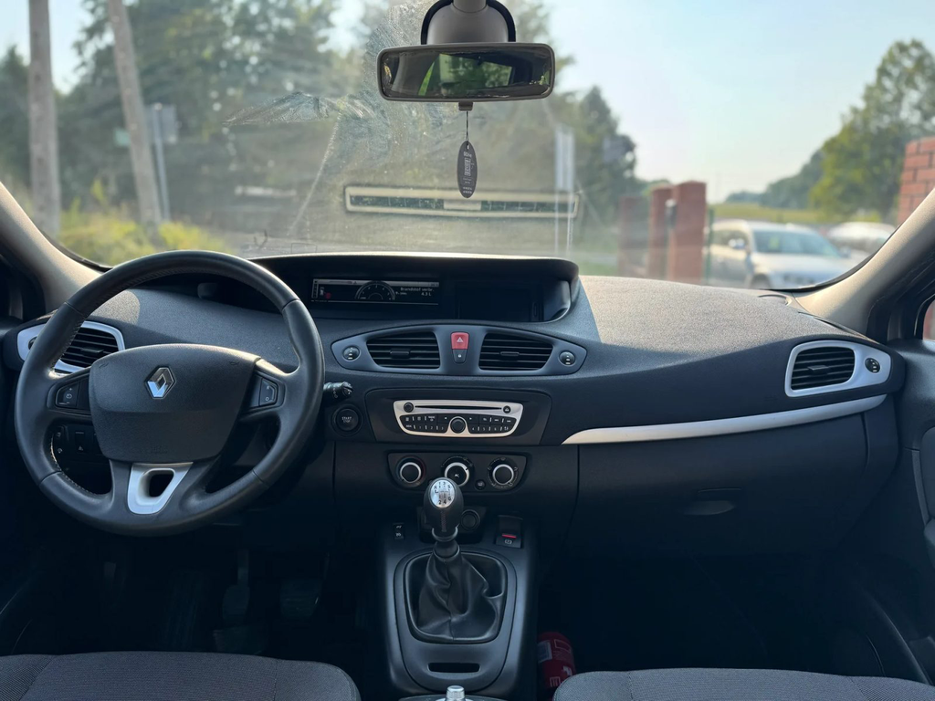 Renault Scenic SB241JA-07.webp