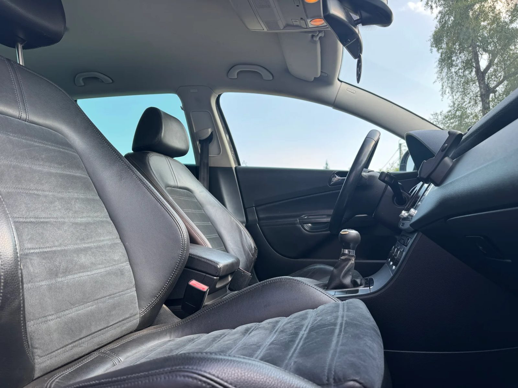 Volkswagen Passat B6 SRCYY26-13.webp