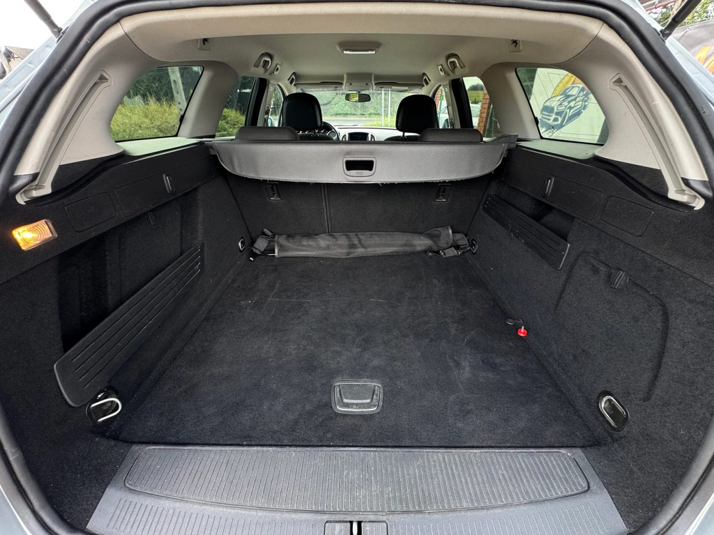 Opel Astra SB062JA-04.webp