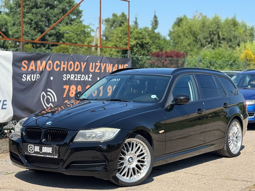 BMW E90 • 2010 • 2.0