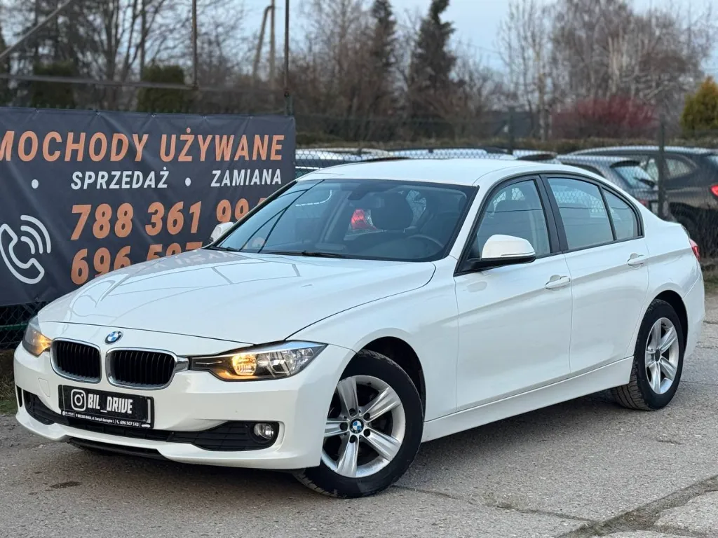 BMW F30 • 2012 • 2.0