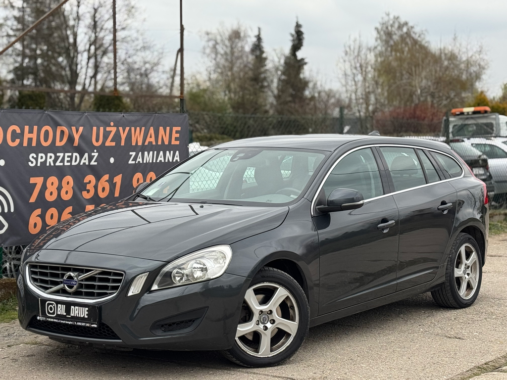 Volvo V60 • 2012 • 2.0