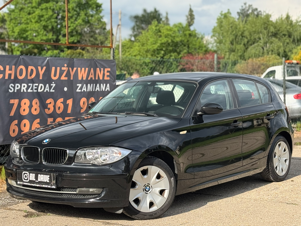 BMW 1 Серія • 2009 • 2.0