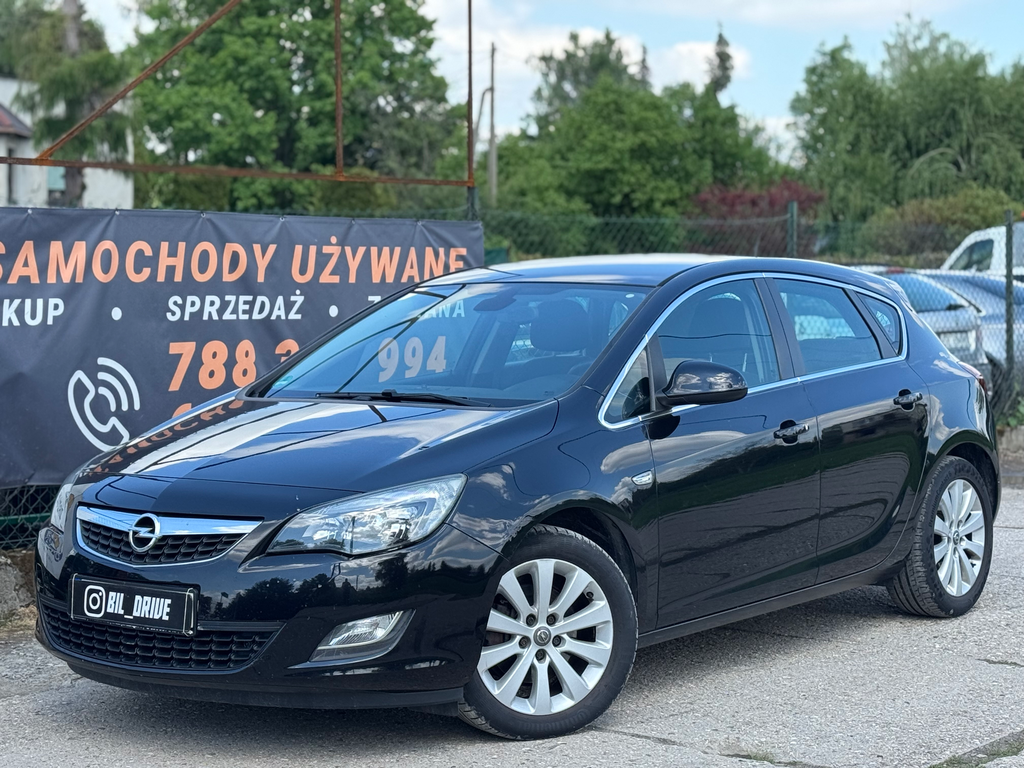 Opel Astra • 2010 • 2.0